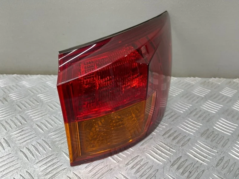 Фонарь Lexus IS 2