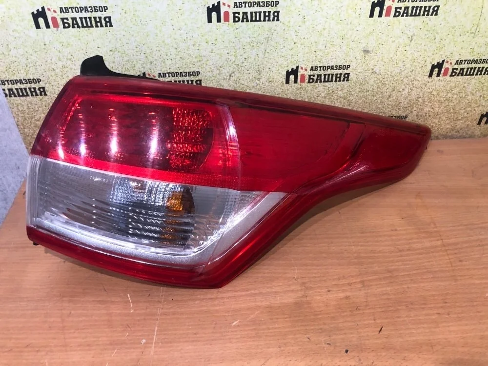 Фонарь наружний Ford Kuga 2014 1923704 CBS 1.6, правый