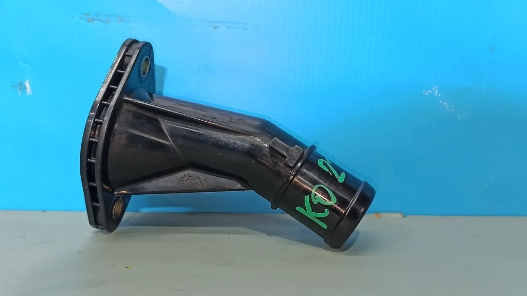 корпус термостата Kia Sportage 3 2010-2014  12.06.2012