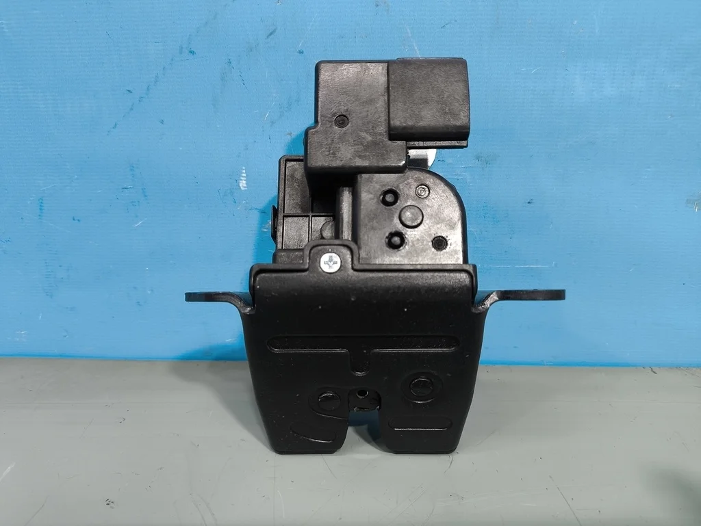 замок багажника Kia Ceed 2 JD 2015-2018  10.02.2017