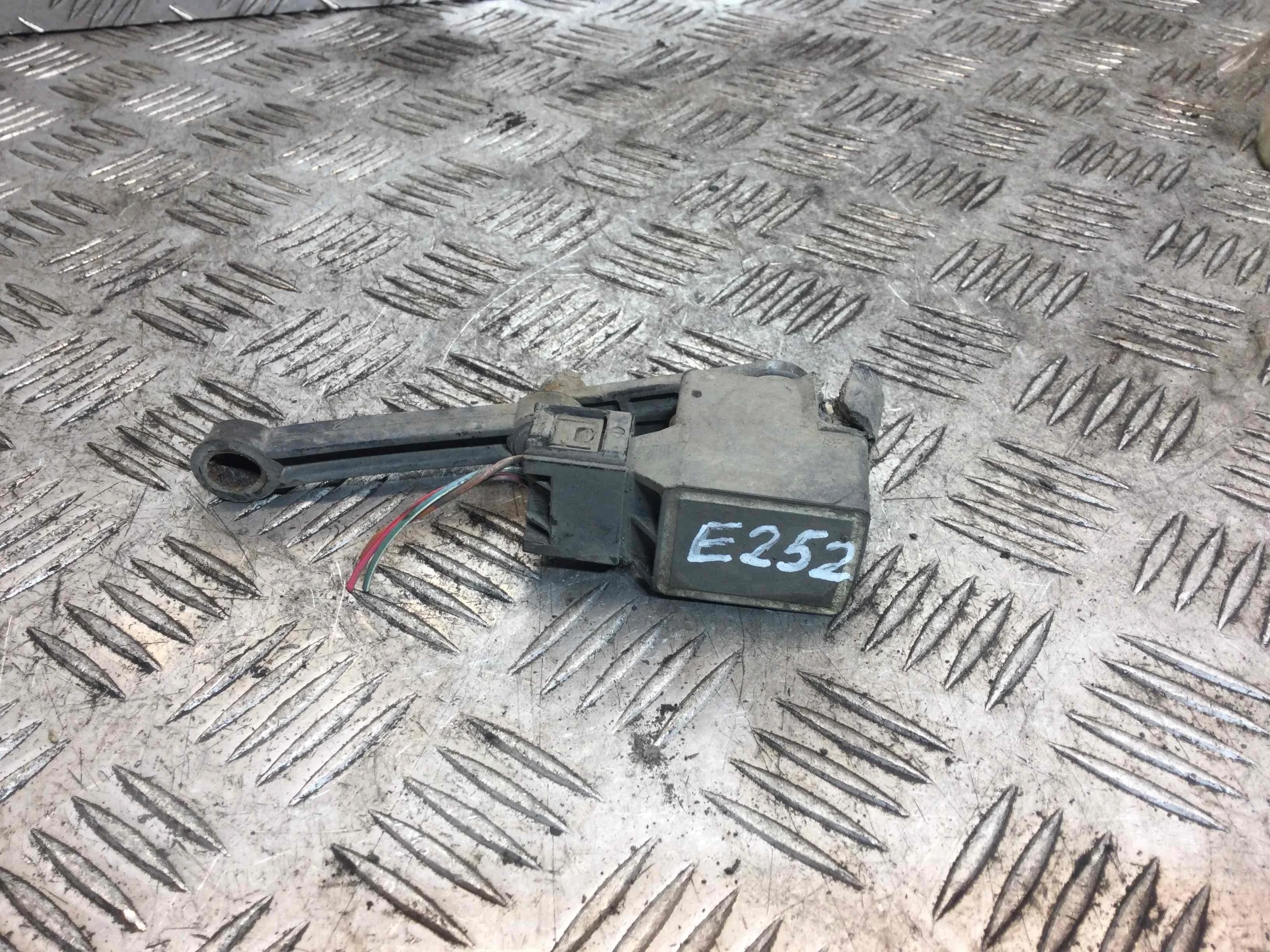 Датчик положения кузова Mercedes GL X164 (2006-2009) дизель 4.0 CDI Автомат Внедорожник