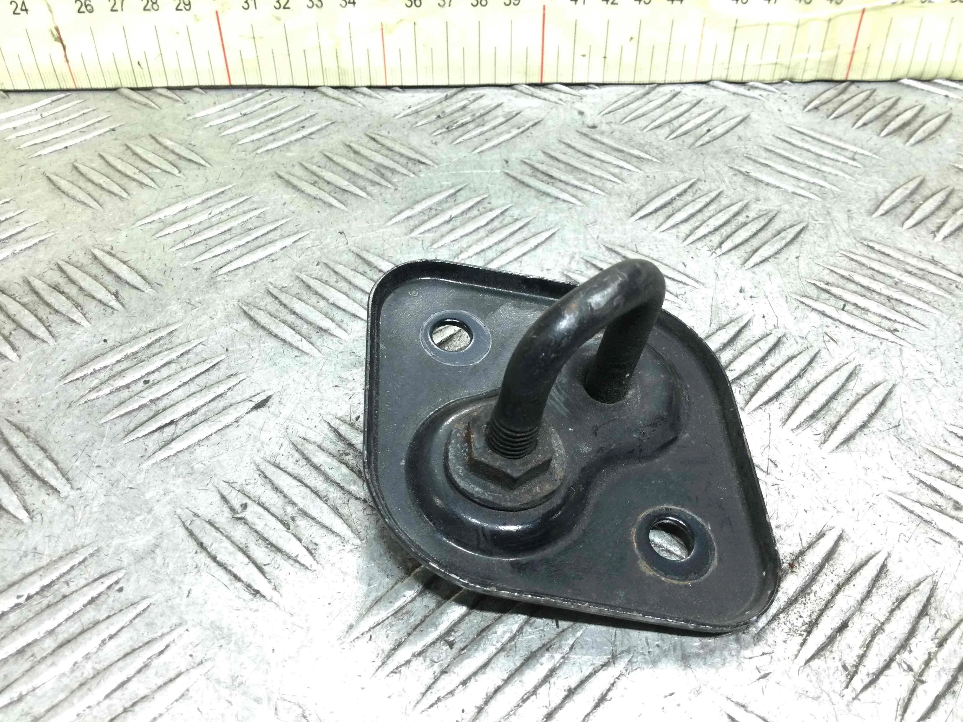 Ответная часть (скоба) замка двери Mercedes C-klasse W204/S204 (2007-2012) дизель 2.2 CDI Автомат Седан