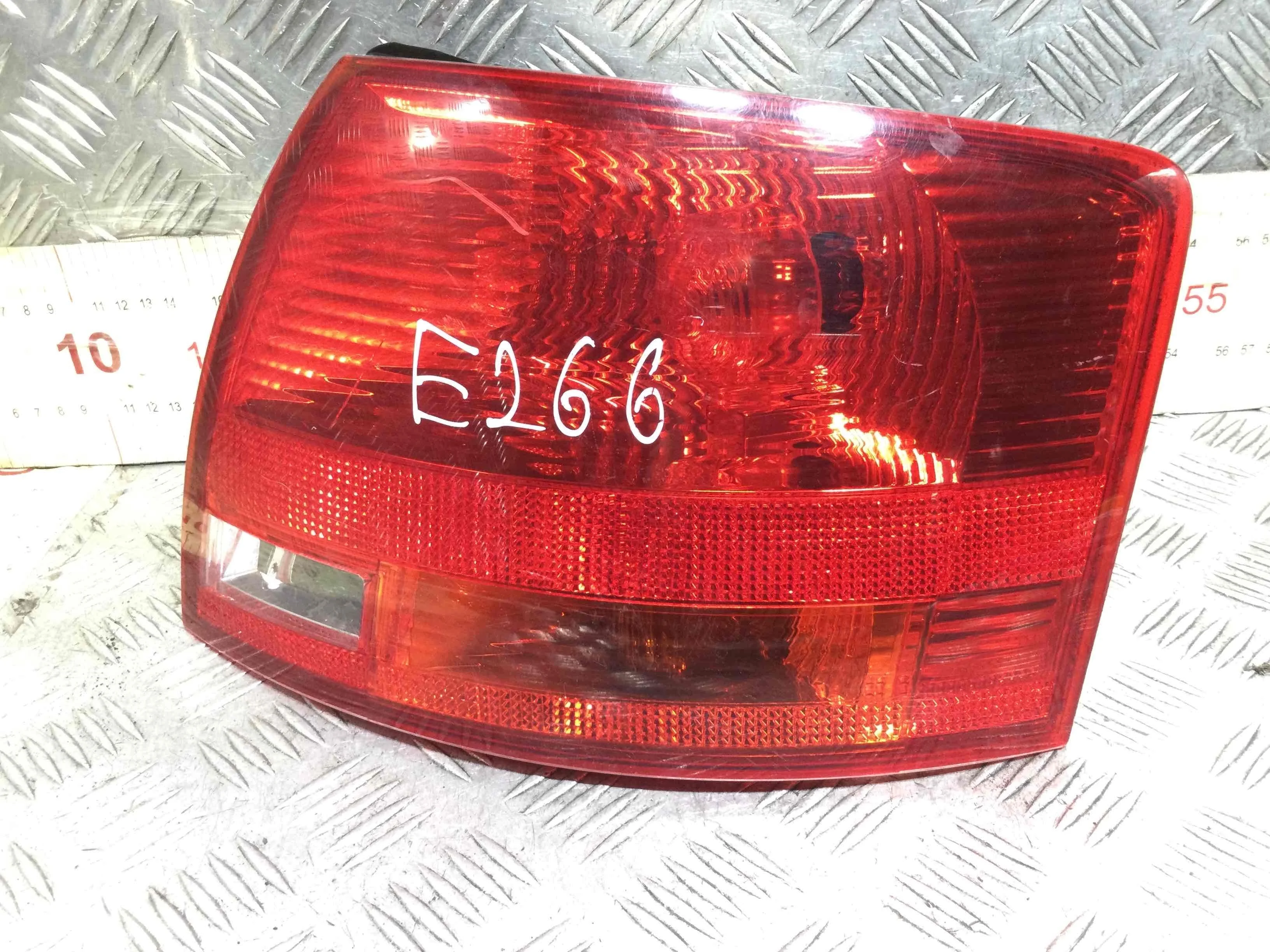 Фонарь задний правый Audi A4 B7 (2004-2008) дизель 2.0 TDI Автомат Универсал