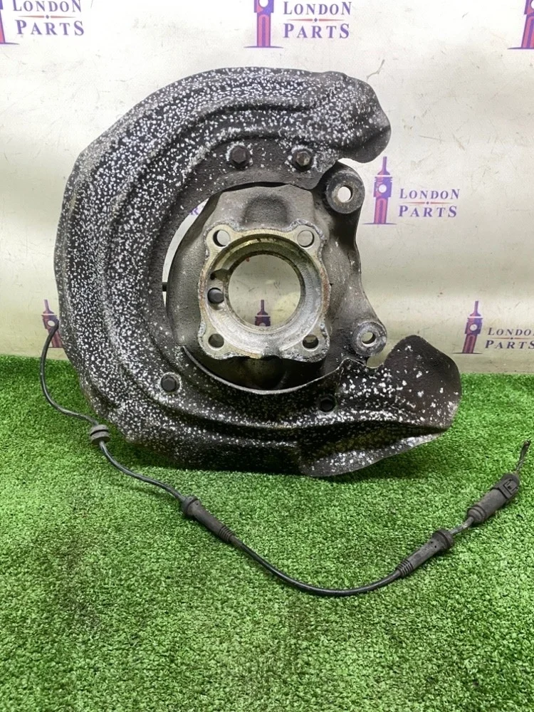 Кулак поворотный BMW F30