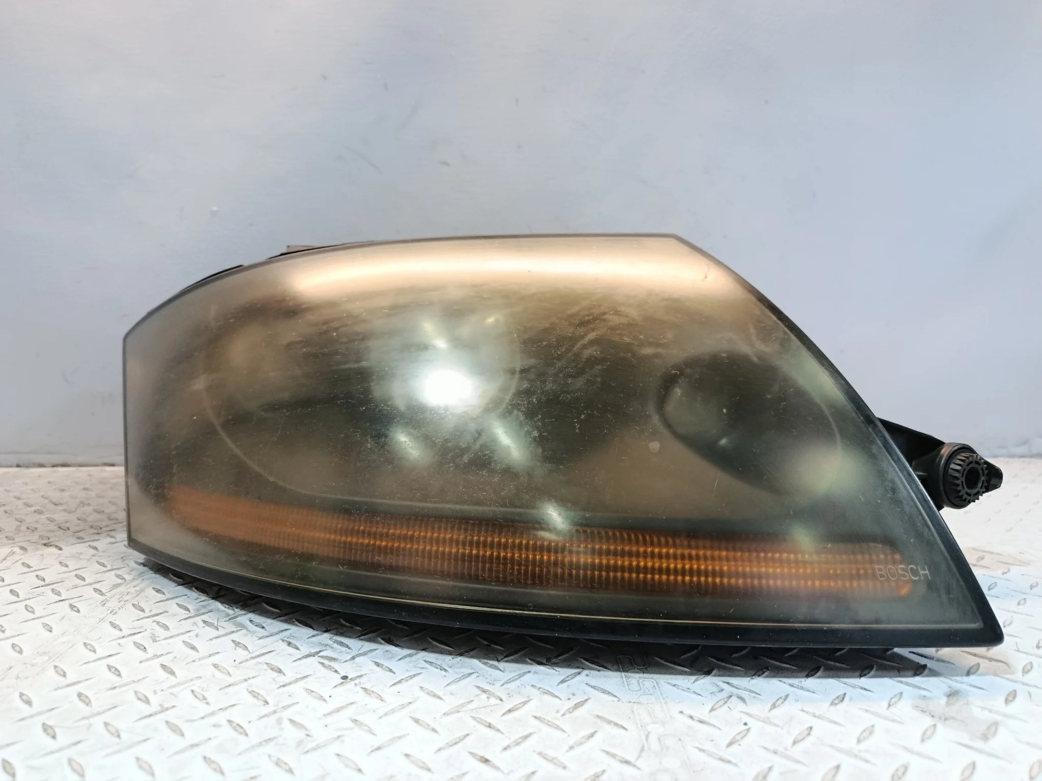 ФАРА AUDI ПРАВАЯ 8N0941004BN KB1687