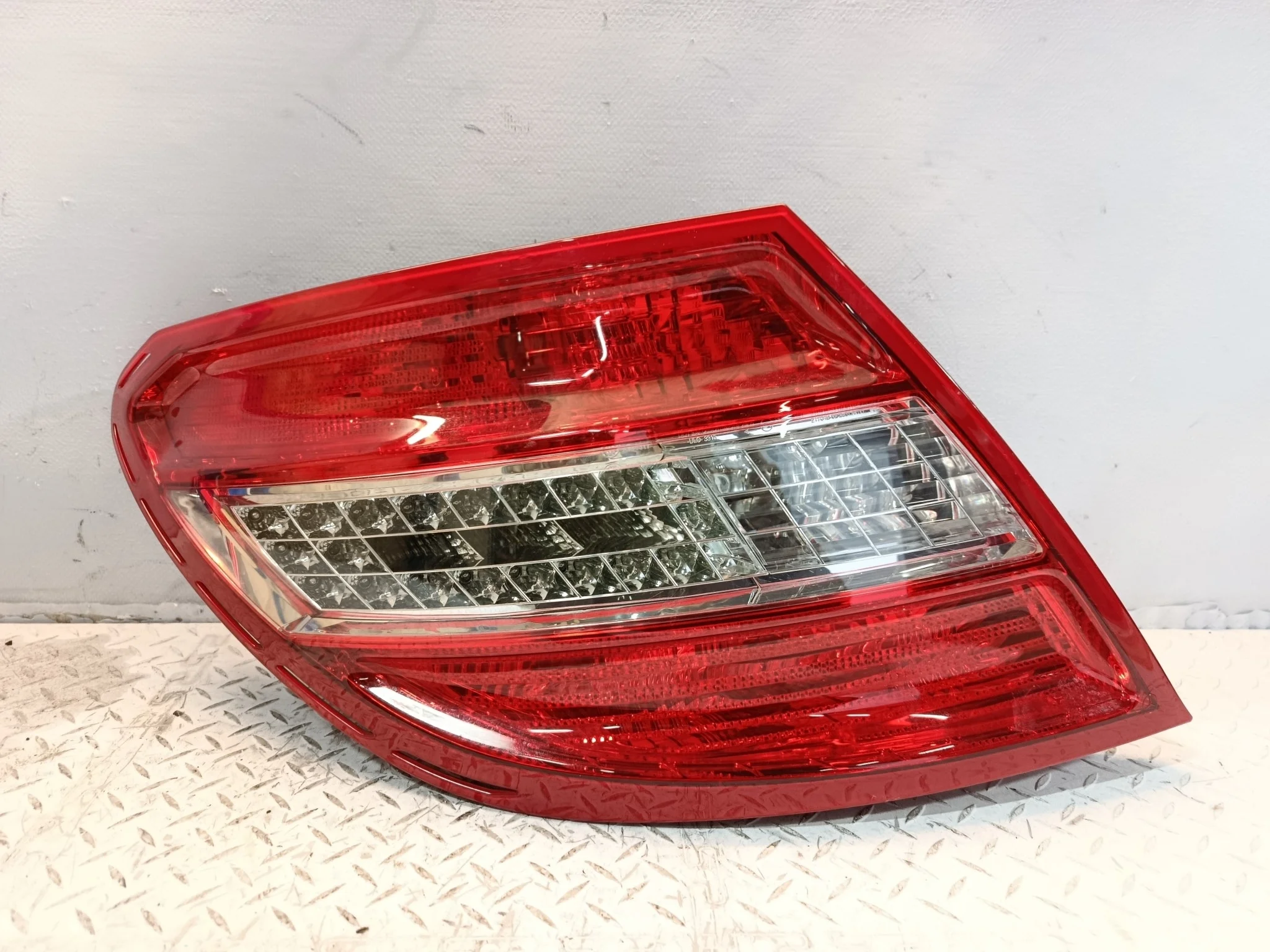 ФОНАРЬ MERCEDES-BENZ ЛЕВЫЙ A2048201964 NA8829