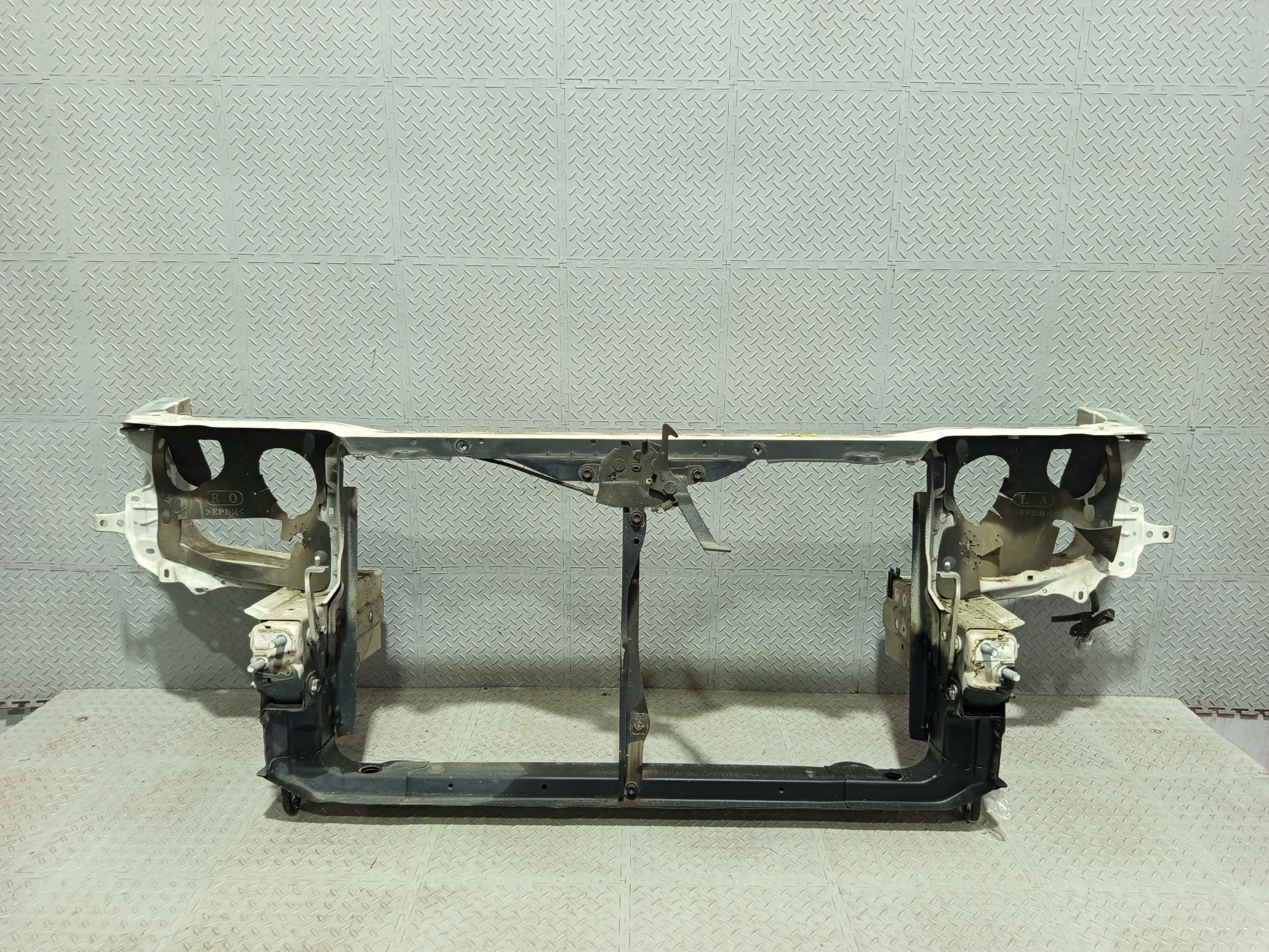 ТЕЛЕВИЗОР TOYOTA 5320122580 белый, 057 KE684Z