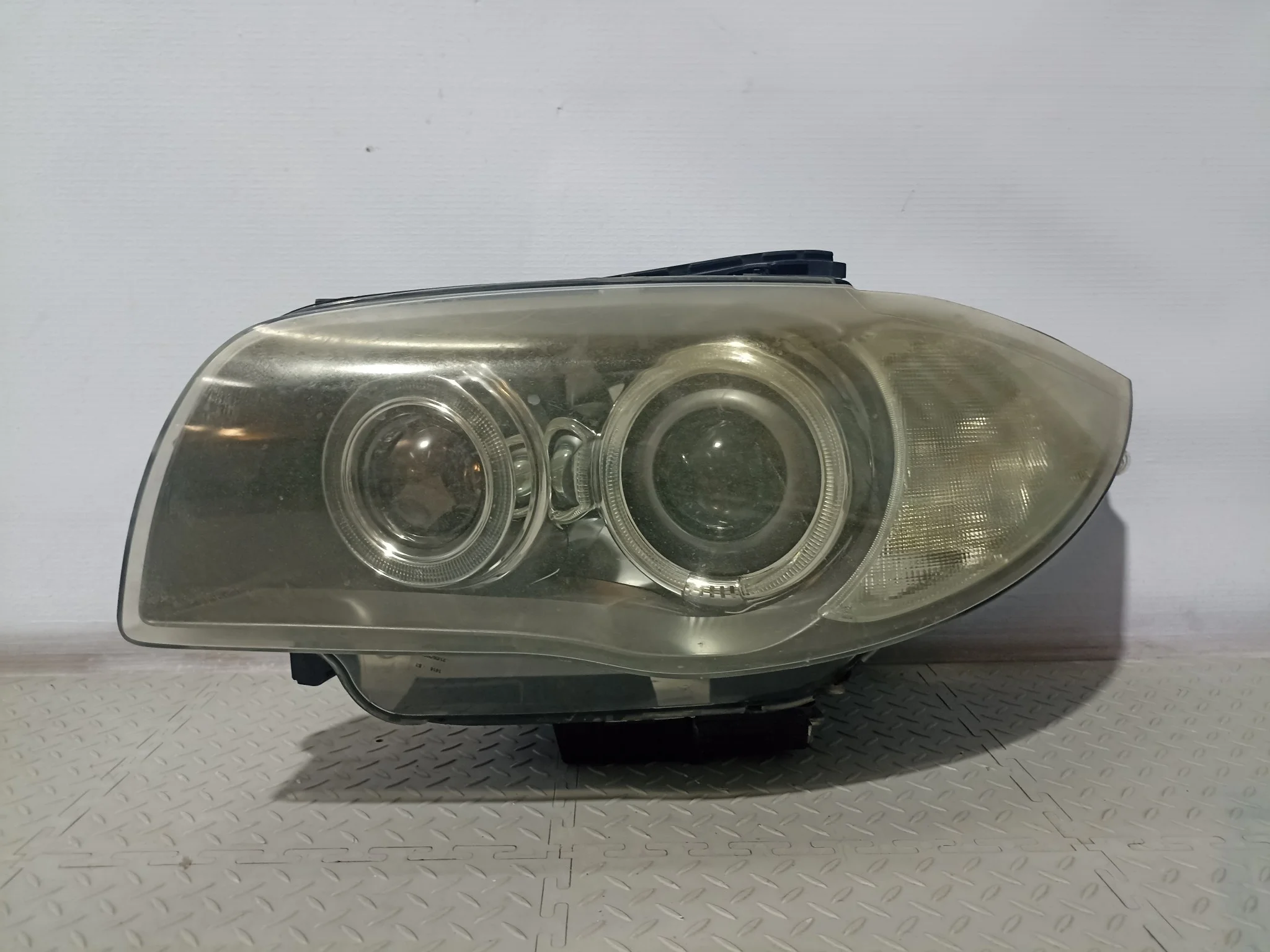 ФАРА BMW ЛЕВАЯ 63117181291 KB1807