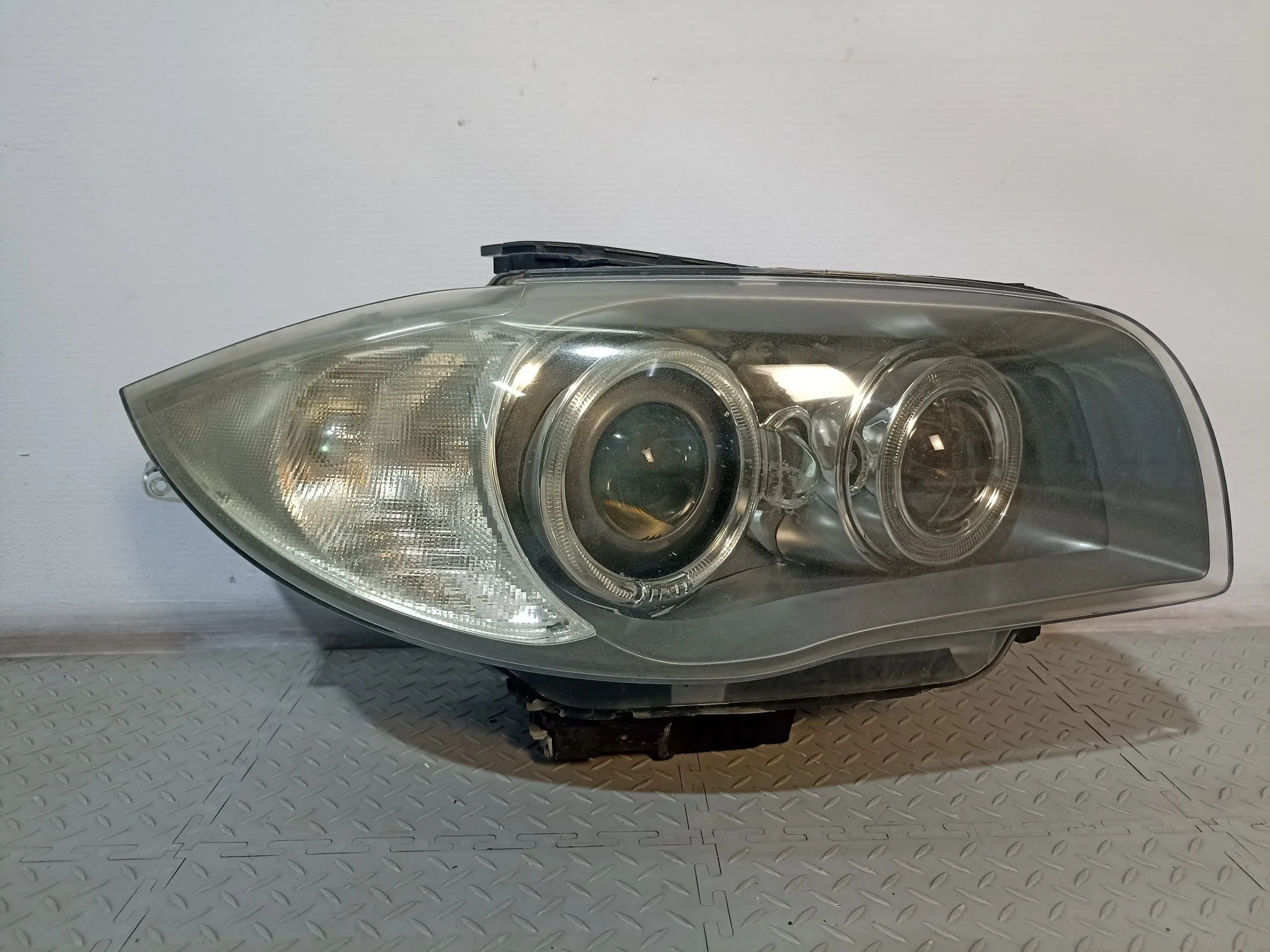 ФАРА BMW ПРАВАЯ 63117181292 KB1807