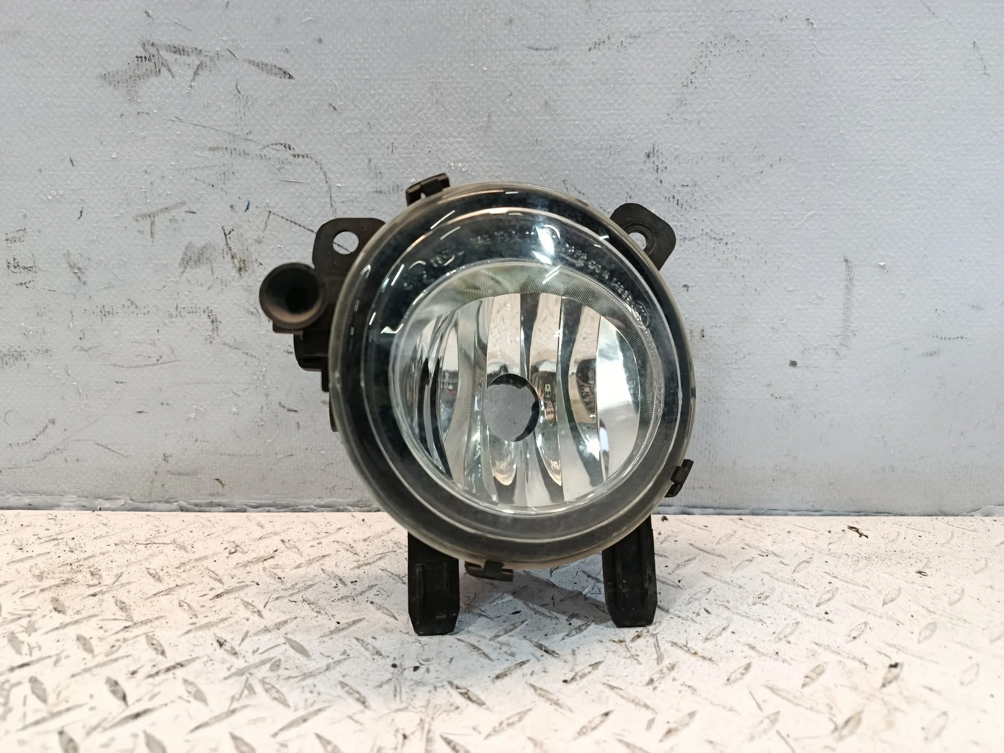 ТУМАНКА BMW ЛЕВАЯ 63177248911 DY844Z