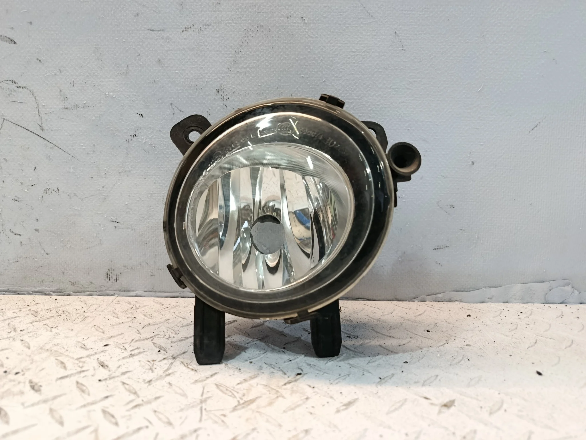 ТУМАНКА BMW ПРАВАЯ 63177248912 DY844Z