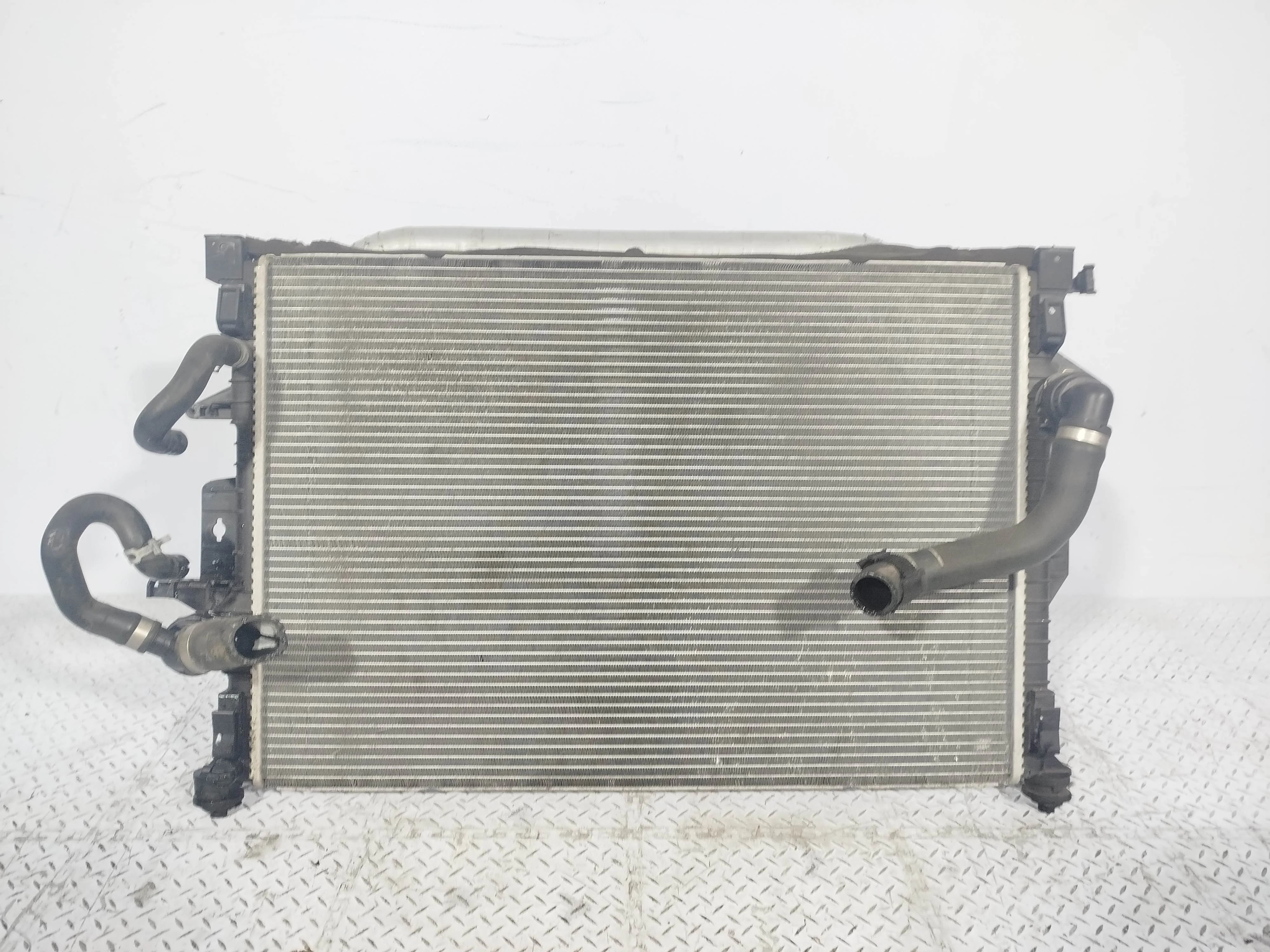 РАДИАТОР ДВИГАТЕЛЯ FORD LAND ROVER VOLVO 1778038 KB1444Z