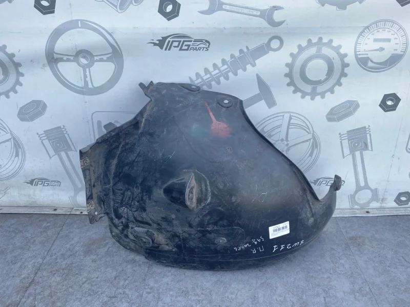 Подкрылок передний правый задняя часть Mercedes-benz 2006 W211