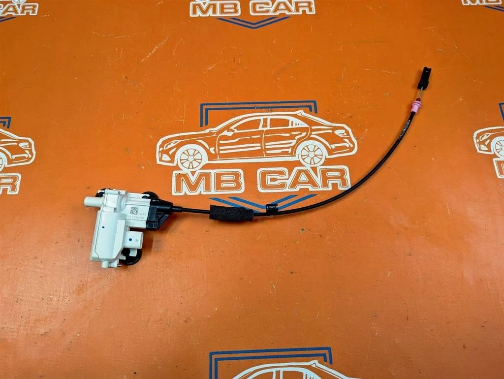 Доводчик двери Mercedes-Benz