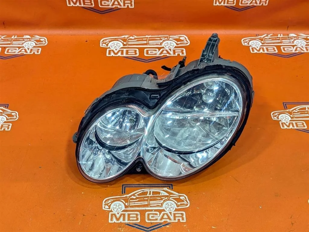 Фара левая Mercedes-Benz
