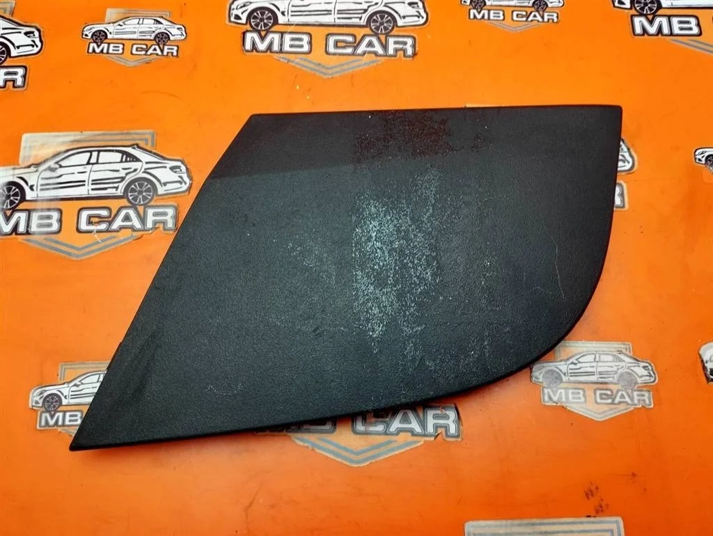 Накладка Mercedes-Benz