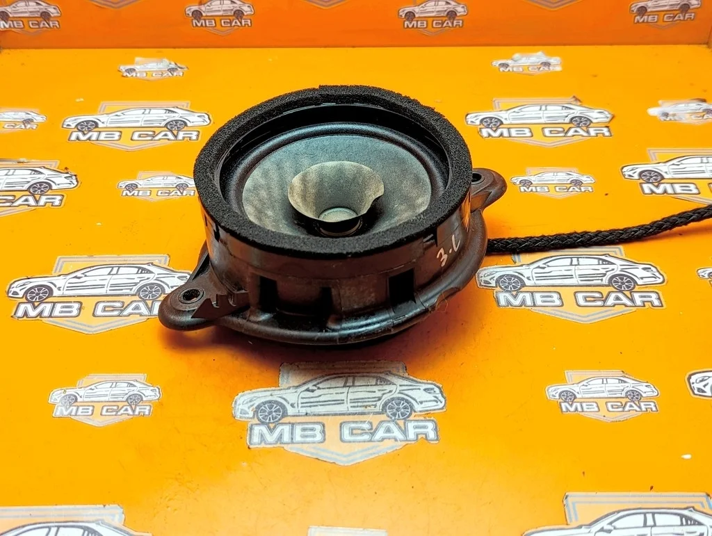 Динамик Mercedes-Benz