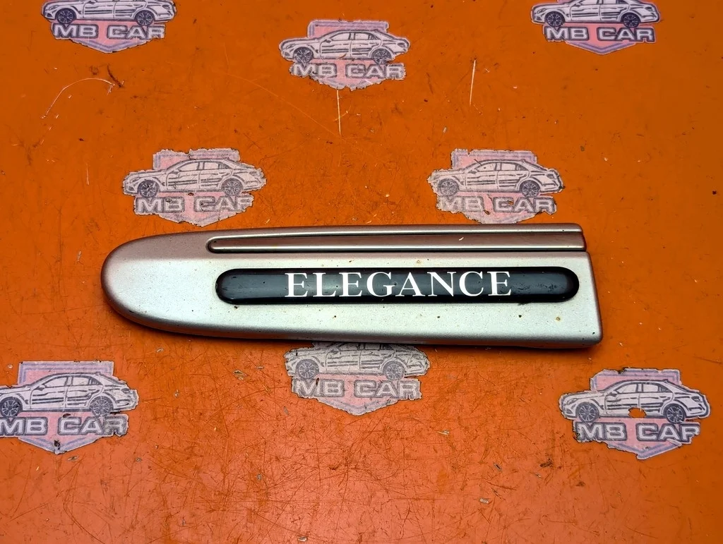 Молдинг крыла левый Mercedes-Benz