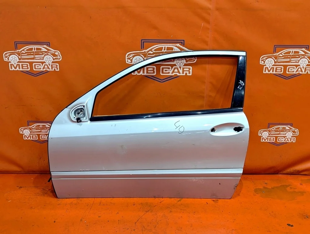 Дверь передняя левая Mercedes-Benz