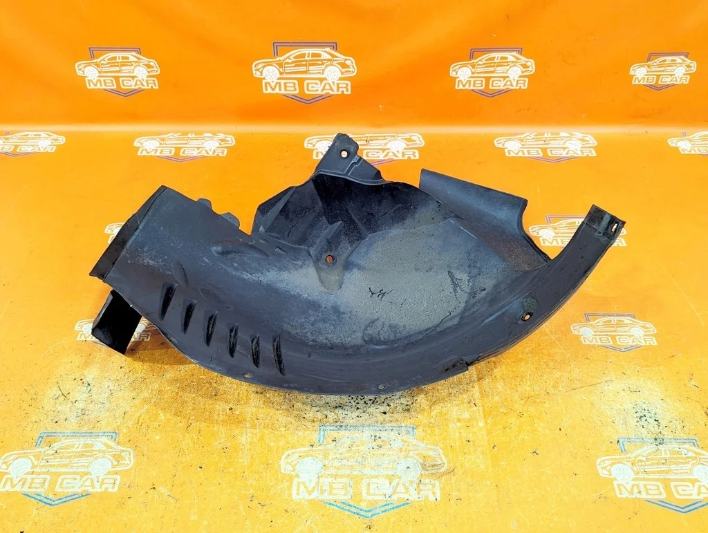 Подкрылок передний правый, передняя часть Mercedes-Benz