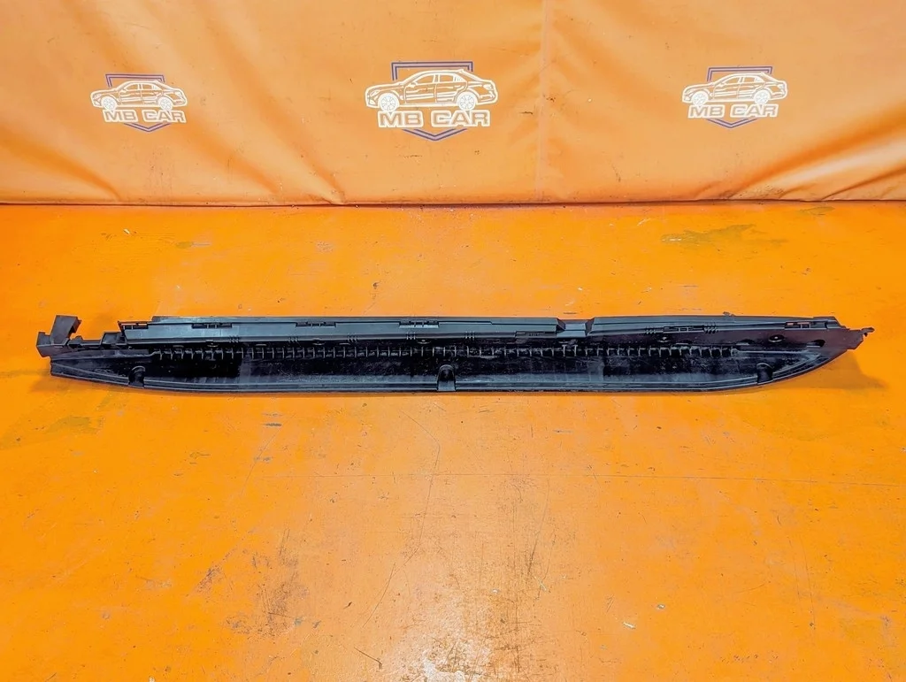 Кронштейн крепления порога Mercedes-Benz