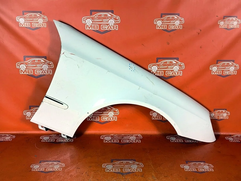 Крыло переднее правое Mercedes-Benz