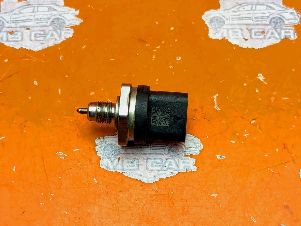 Датчик давления топлива Mercedes-Benz