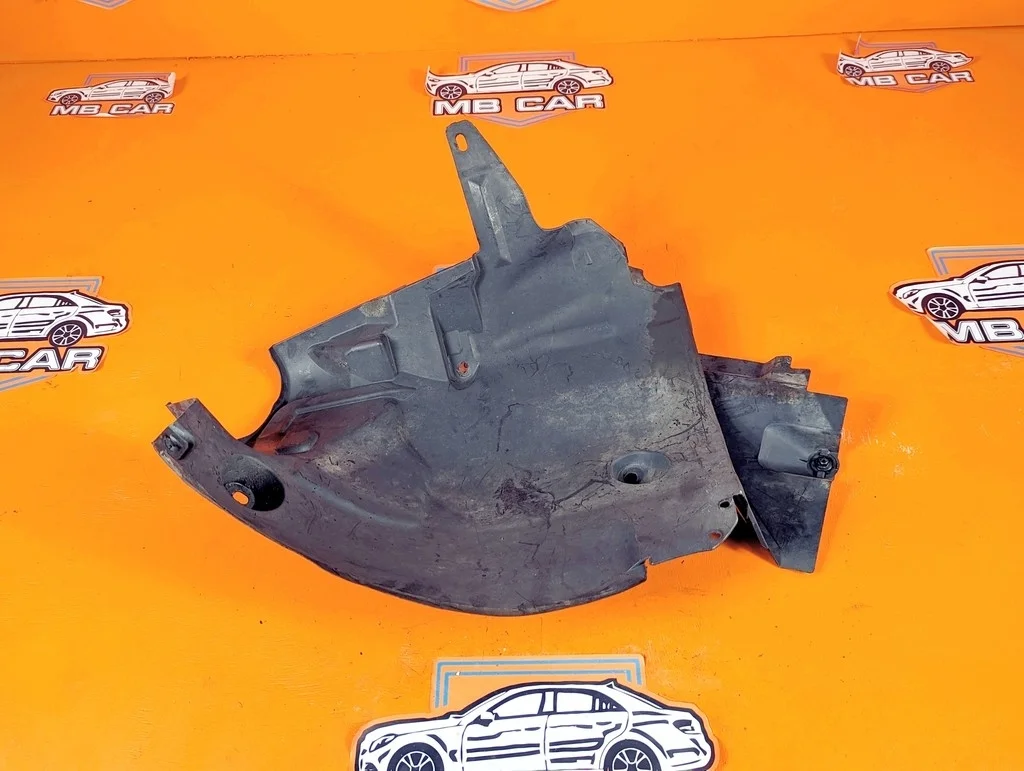 Подкрылок передний правый, задняя часть Mercedes-Benz