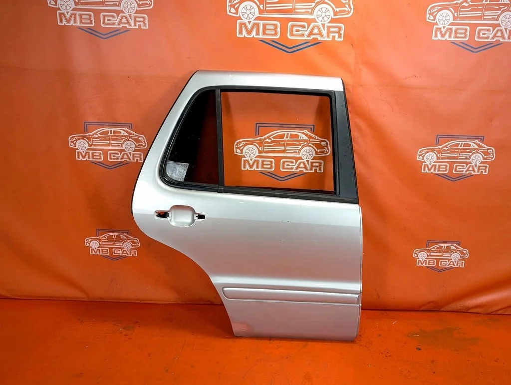 Дверь задняя правая Mercedes-Benz