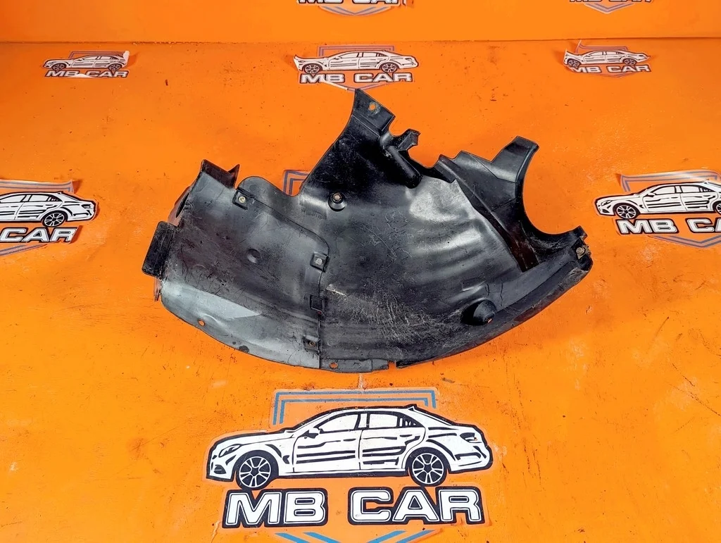 Подкрылок передний правый, передняя часть Mercedes-Benz