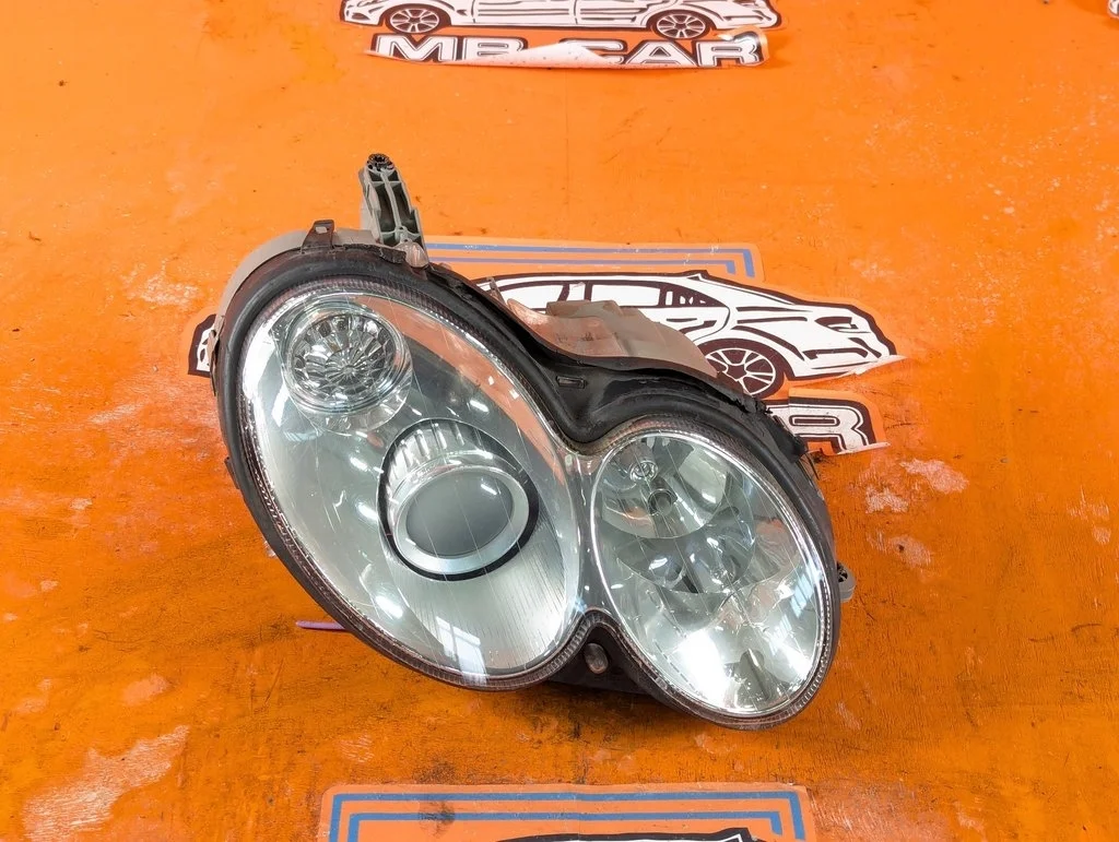 Фара правая Mercedes-Benz