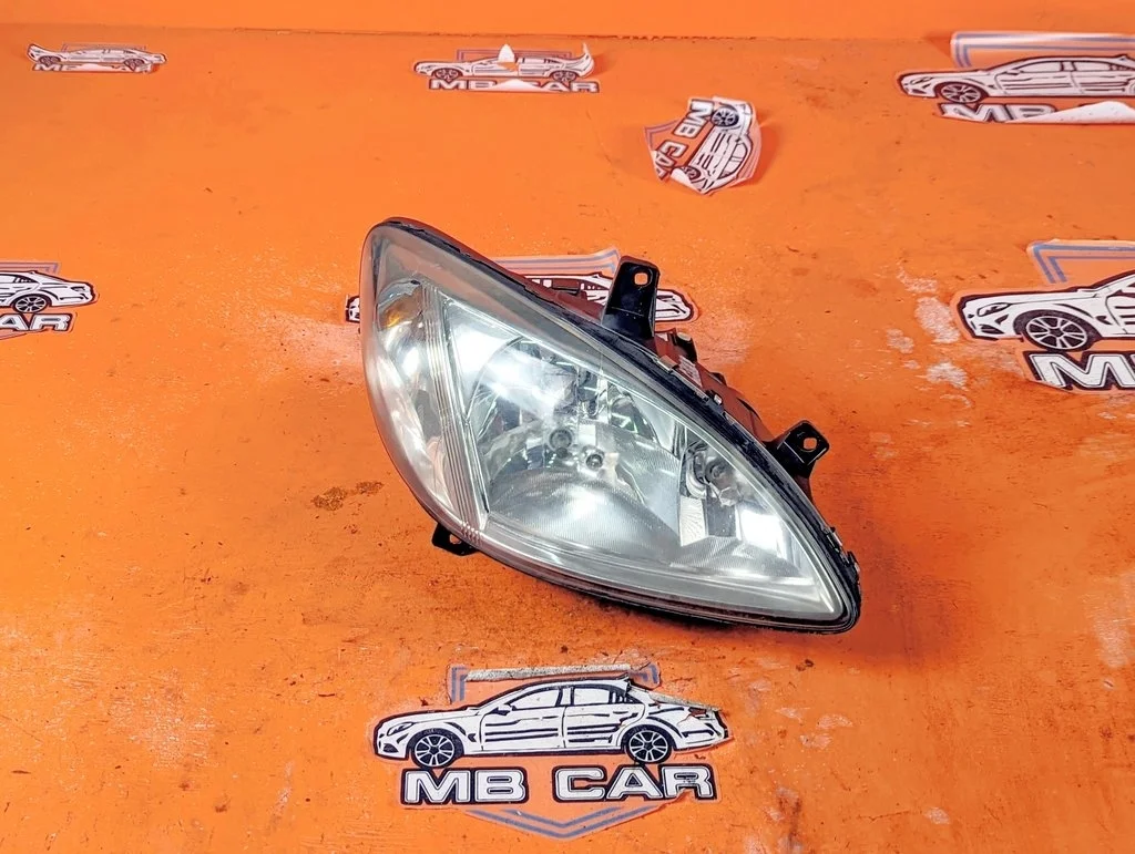 Фара правая Mercedes-Benz