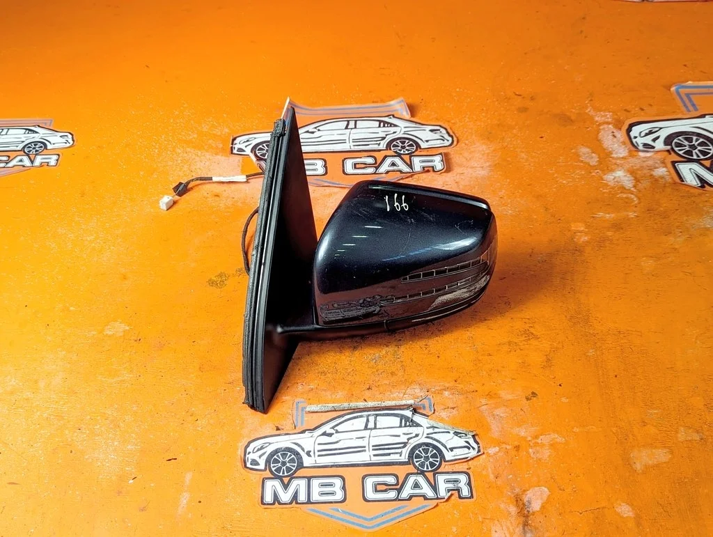 Зеркало левое Mercedes-Benz