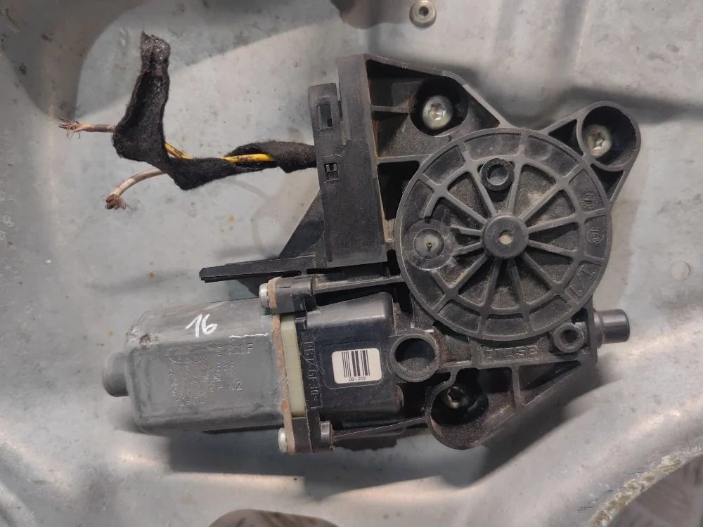 Моторчик стеклоподъемника п. п. Ford Focus II