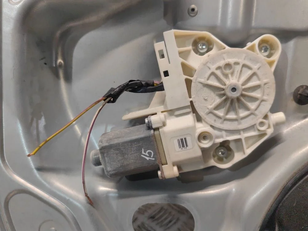 Моторчик стеклоподъемника п. п. Ford Focus II