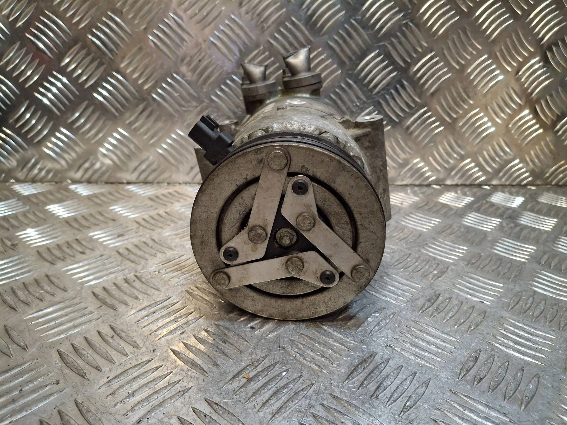 компрессор кондиционера Volvo S60 2