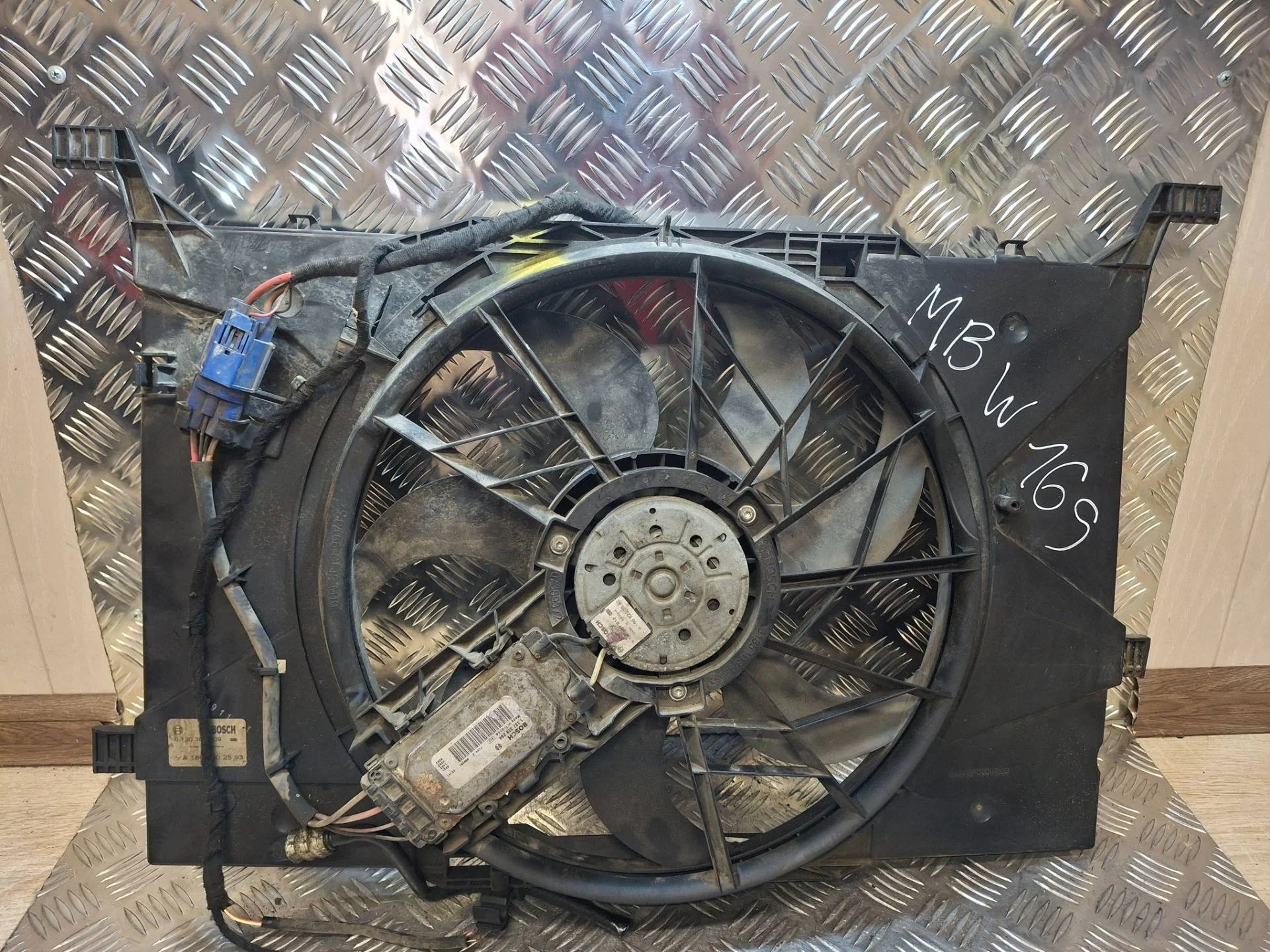 вентилятор охлаждения Mercedes-Benz A W169