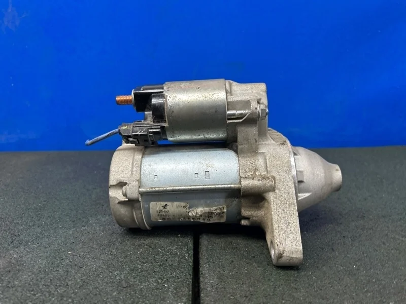 Стартер Toyota Corolla 2011 2810037031 E150 1.6 1ZR-FE