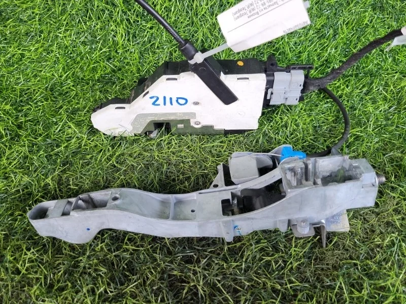 Замок двери Citroen C4 Picasso 2012 9135Y1 EP6CDT, передний левый