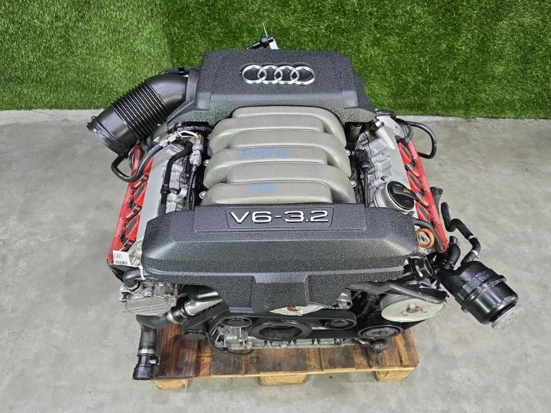 Двигатель из Японии Audi A6 2005 06E100031 4F2 AUK 3.2