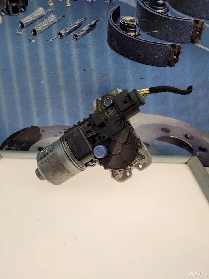 Моторчик стеклоочистителя передний opel astra h