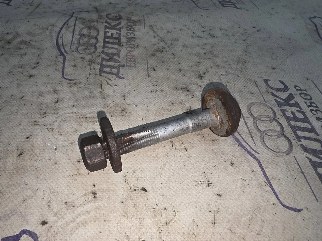 болт развала задних колес Audi Q7 2005-2015 - R