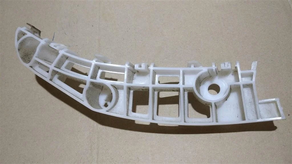 Б.у. крепление бампера перед MITSUBISHI OUTLANDER GF2W MITSUBISHI OUTLANDER GF2W 4B11 2017