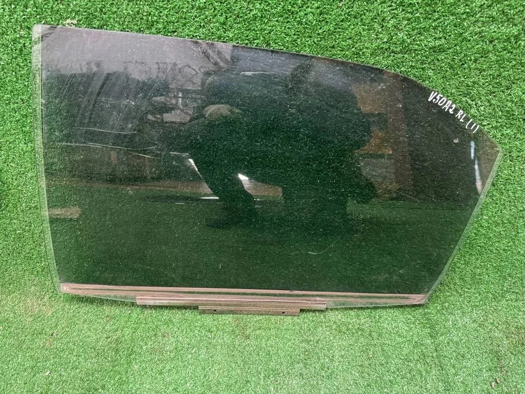 Б.у. стекло двери TOYOTA CAMRY V50 ASV50 TOYOTA CAMRY V50 ASV50 2.5 2014