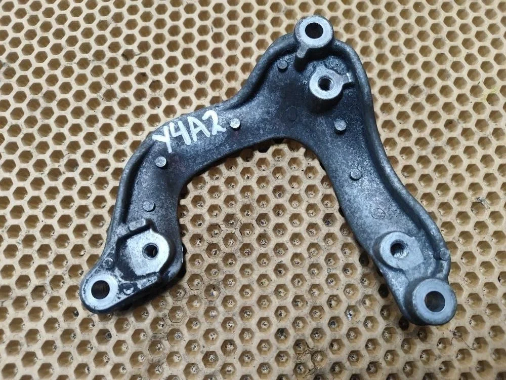 Б.у. кронштейн кондиционера MITSUBISHI LANCER CY4A MITSUBISHI LANCER CY4A 2.0 2008