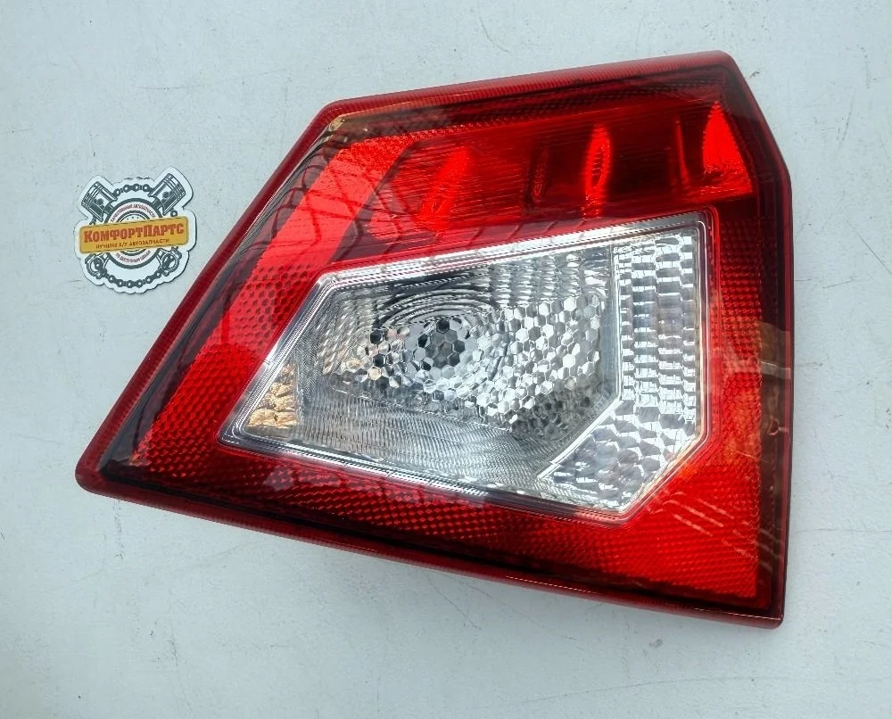 Фонарь крышки багажника внутренний Suzuki Vitara II (2014—2019)