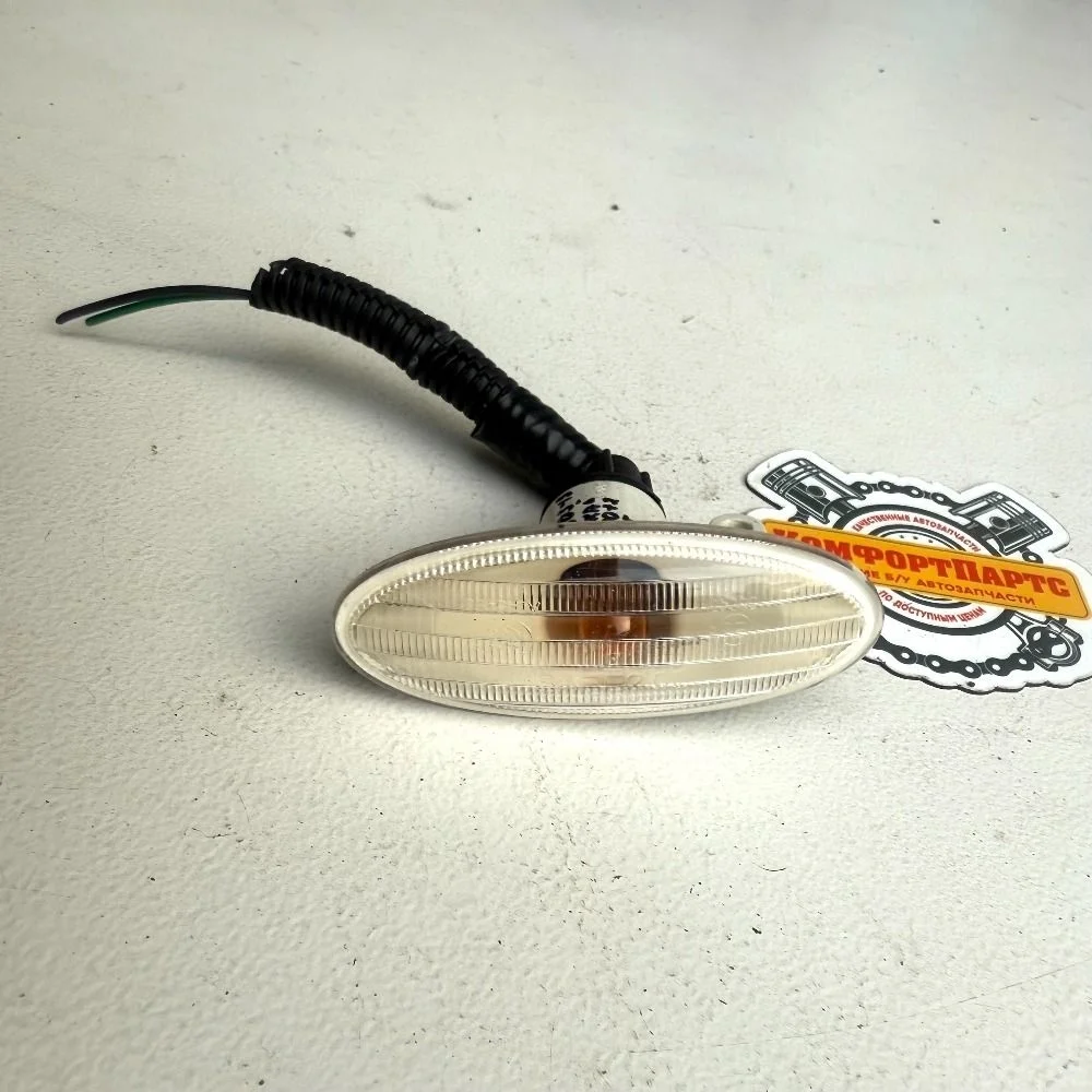 Повторитель поворота в крыло Nissan Qashqai+2 I рестайлинг (2010—2013)