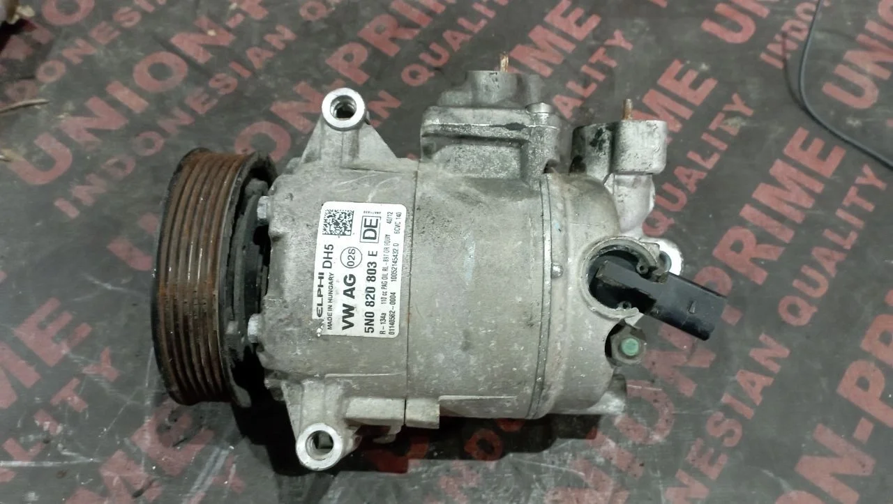 Компрессор кондиционера 5N0820803E Skoda Yeti 1.6 Дизель