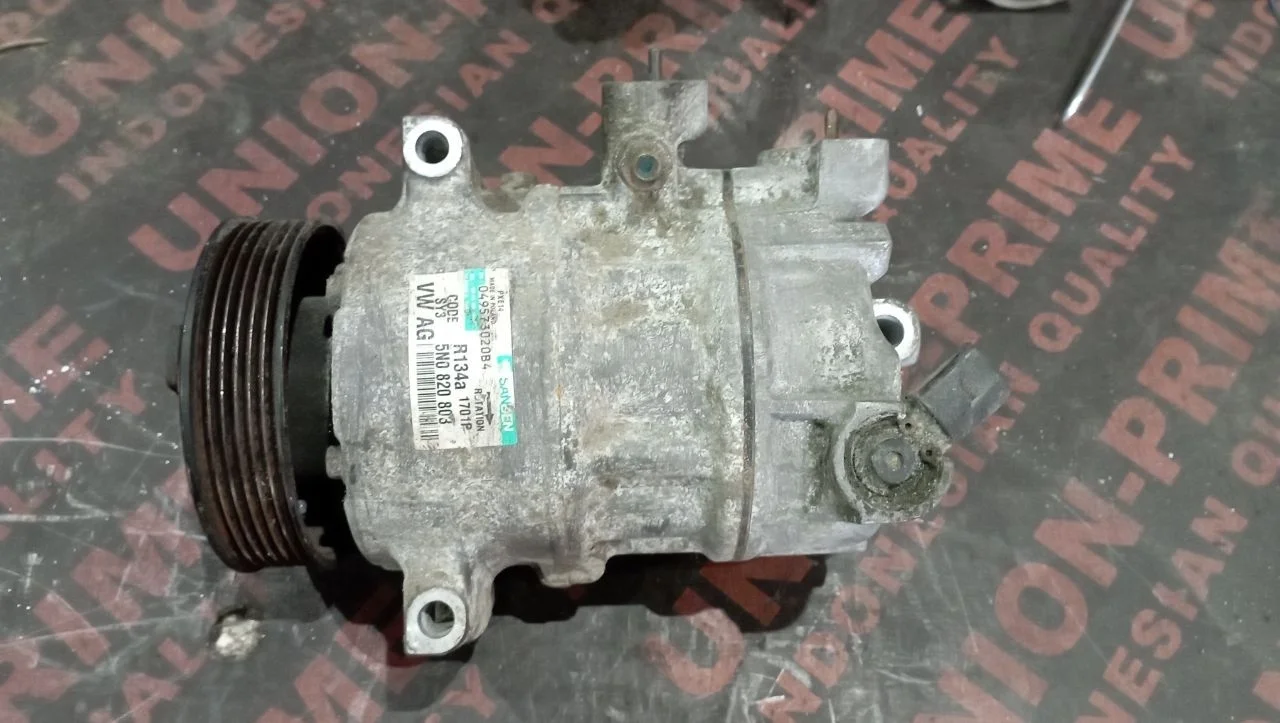 Компрессор кондиционера 5N0820803C Volkswagen Golf 6 1.2 Бензин