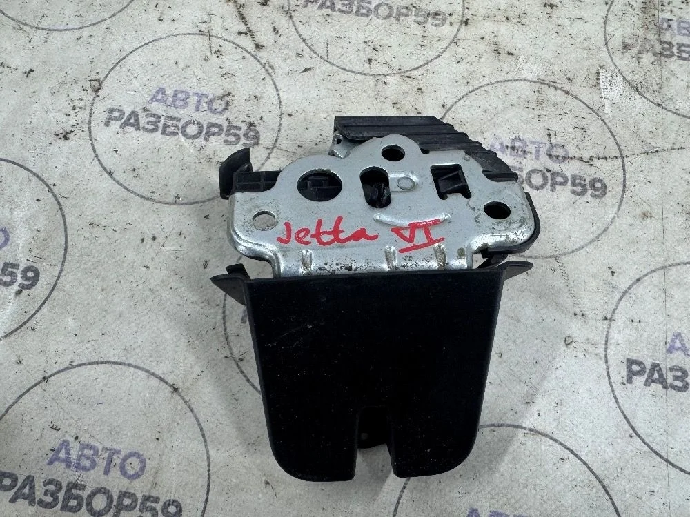 Замок крышки багажника Volkswagen Jetta VI (2010—2015)